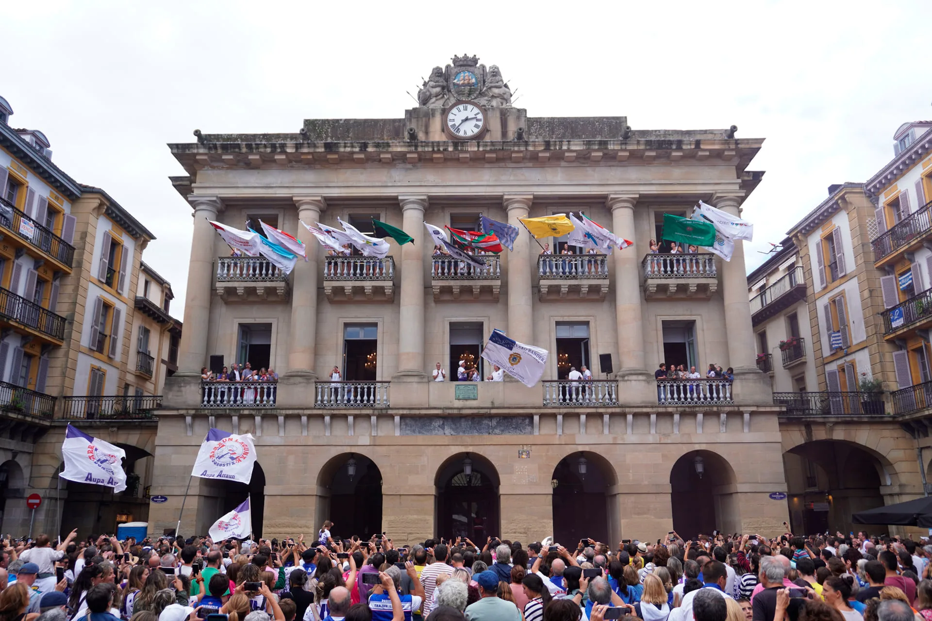Harrera historikoa Konstituzio plazan